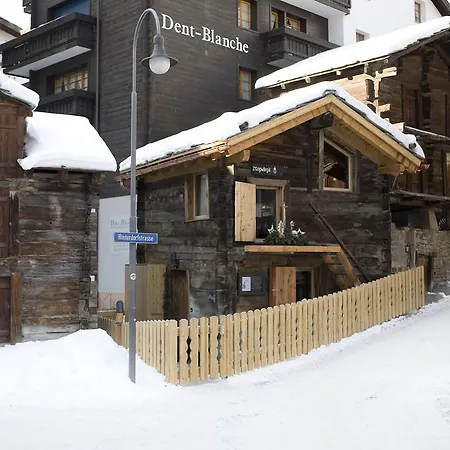 兹高格瓦吉小木屋酒店